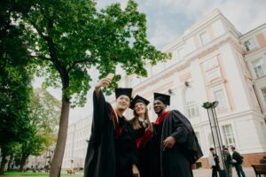 Read more about the article Studiranje u inozemstvu: najčešće dileme budućih studenata (i zašto je engleski ključan više nego što misliš) – vol. #2